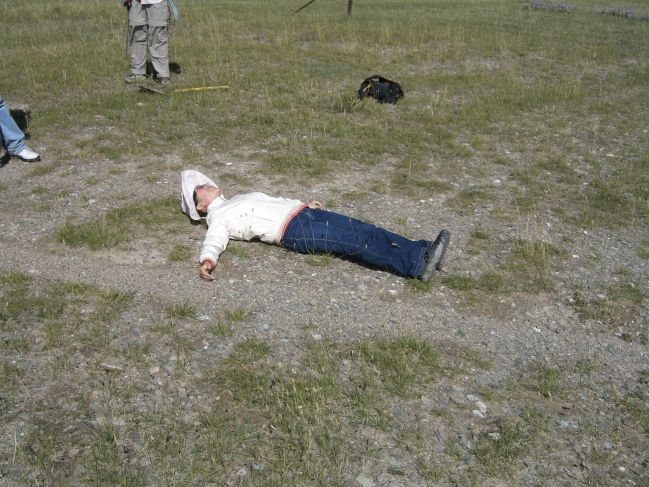  2006:09:07 23:05:01   Sunning on the beach -- on the flat-pebble beach gravels between NBeachRdg1 and NSideRidge1 - photo 2.jpg